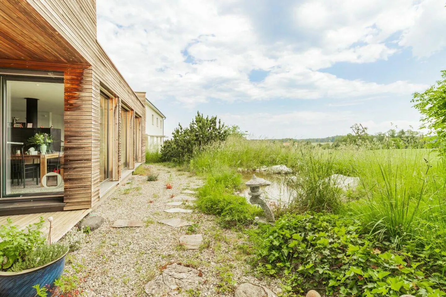 Maison d'architecte de caractère 4.5 pièces - Architecture en bois moderne - Photo 9 sur 15