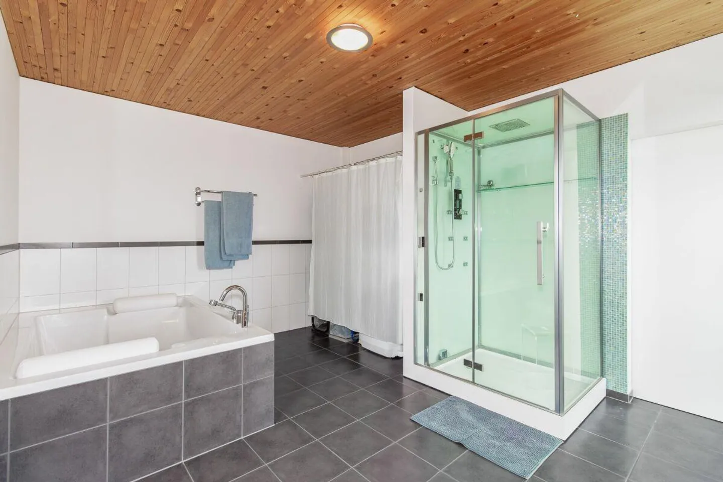 Maison d'architecte de caractère 4.5 pièces - Architecture en bois moderne - Photo 13 sur 15
