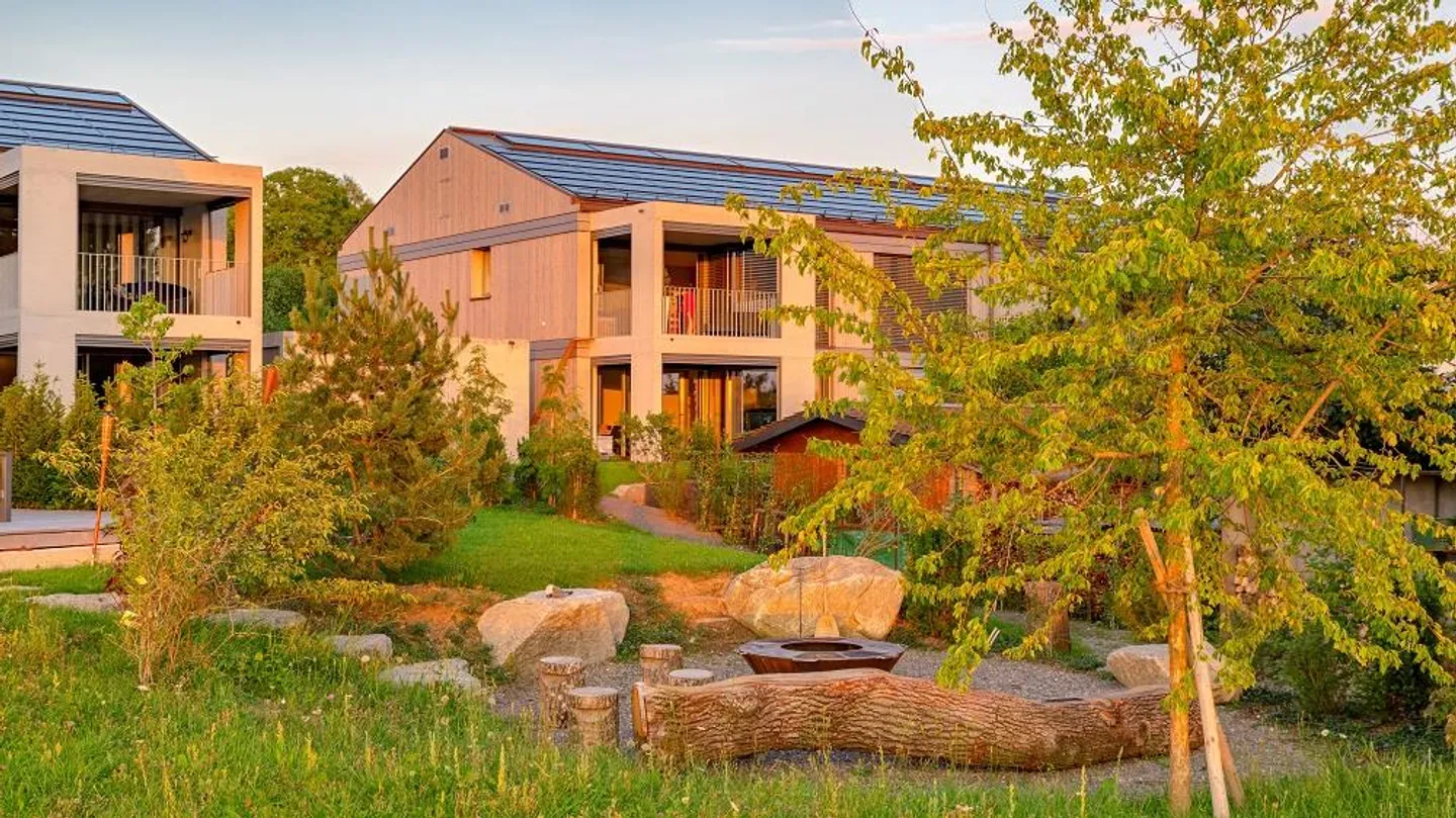 Vivere nel verde: Ampio appartamento giardino di 5,5 stanze - Foto 1 di 9