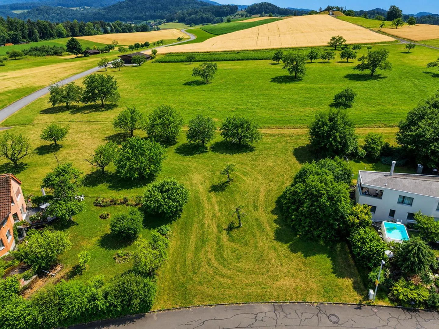 Terrain de construction spacieux avec vue imprenable - Photo 1 sur 4