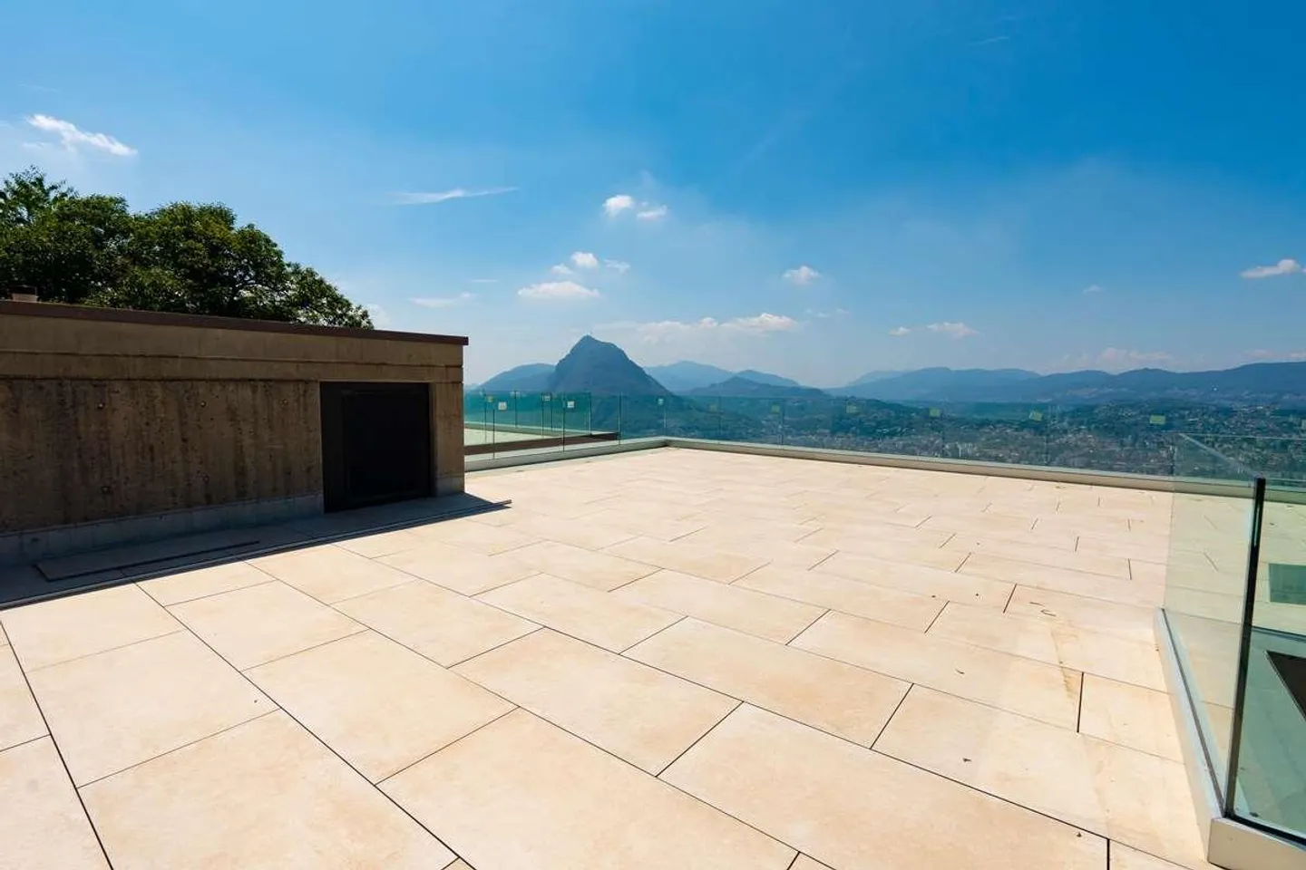 Lugano: nuova casa panoramica con vista lago - Foto 2 di 12