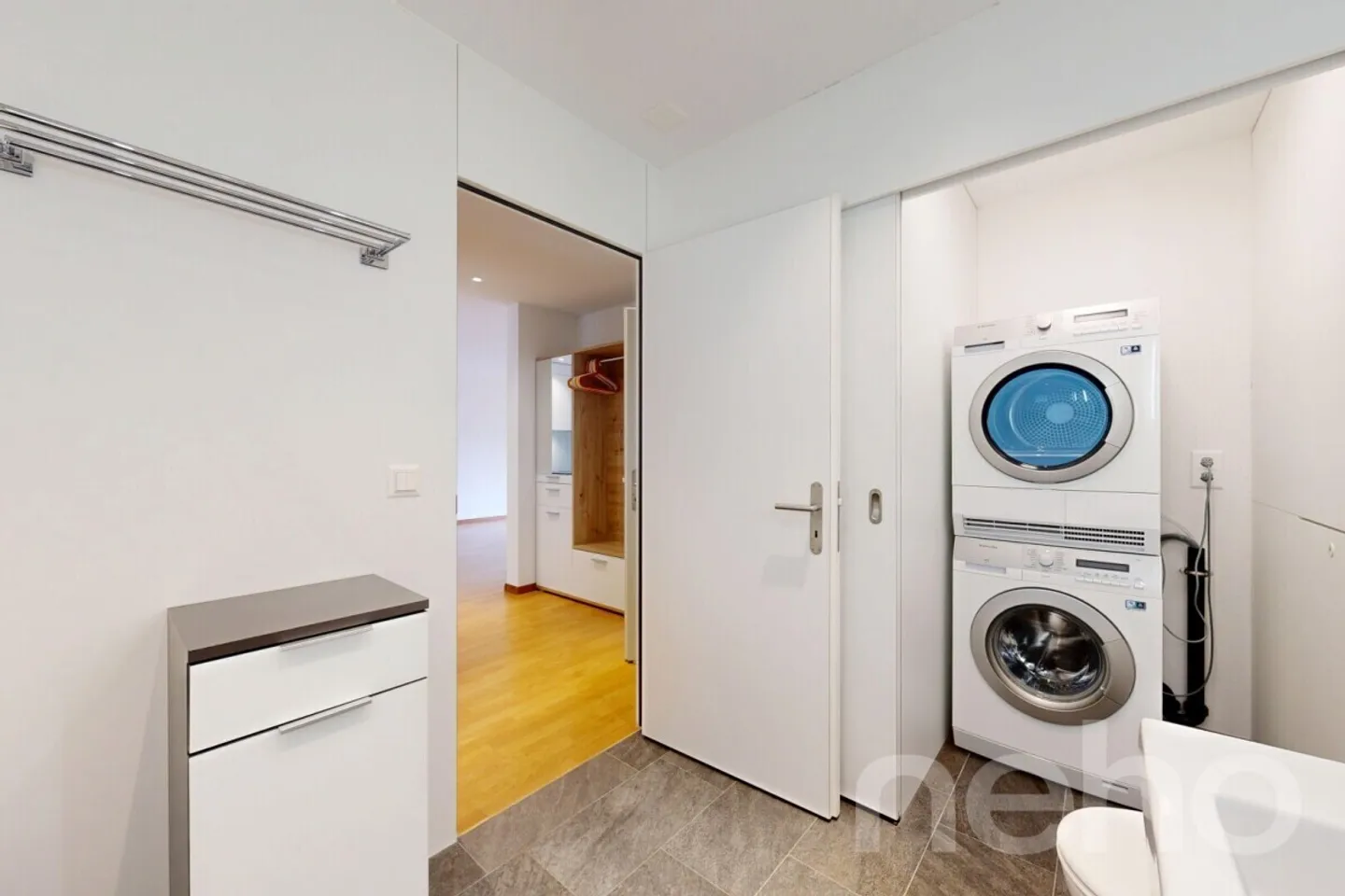 Well-maintained 2.5-room apartment with covered balcony in a quiet location - Photo 8 of 12