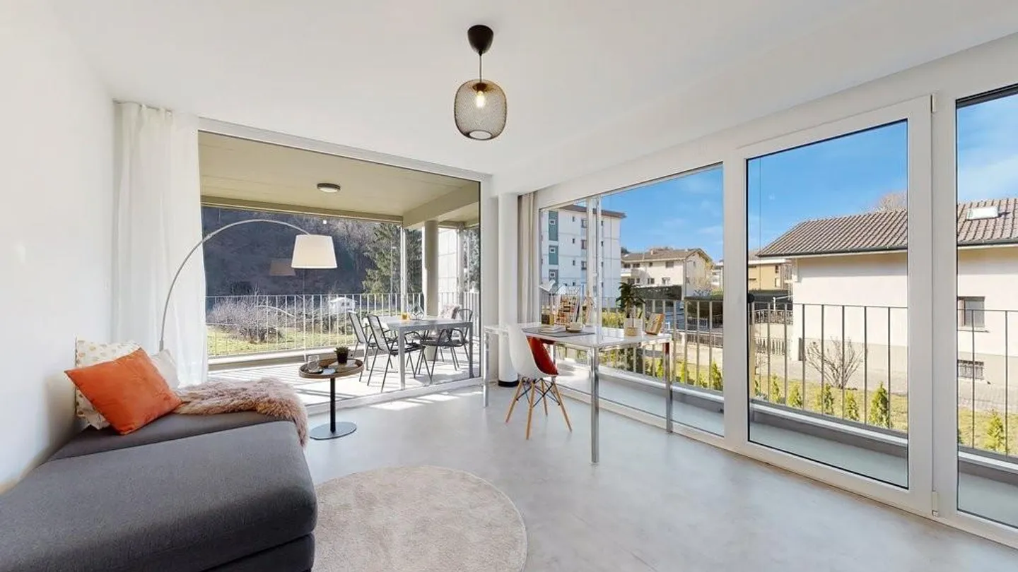 Appartement Charmant avec Terrasse - Photo 2 sur 9