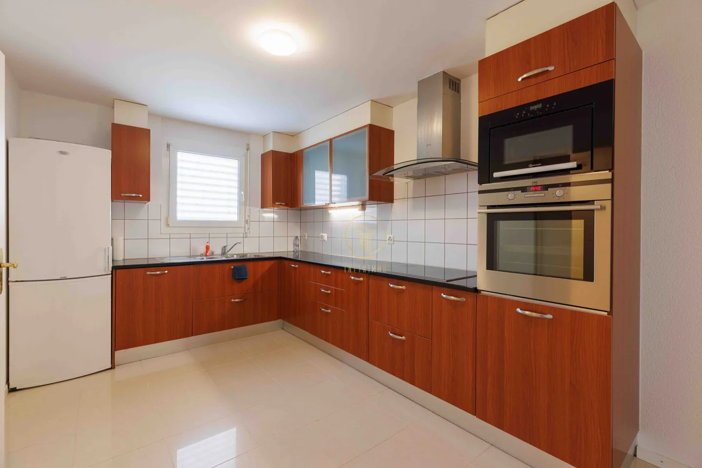 CHAVORNAY - Belle maison de ville de 5,5 pièces avec garage - Photo 4 sur 11