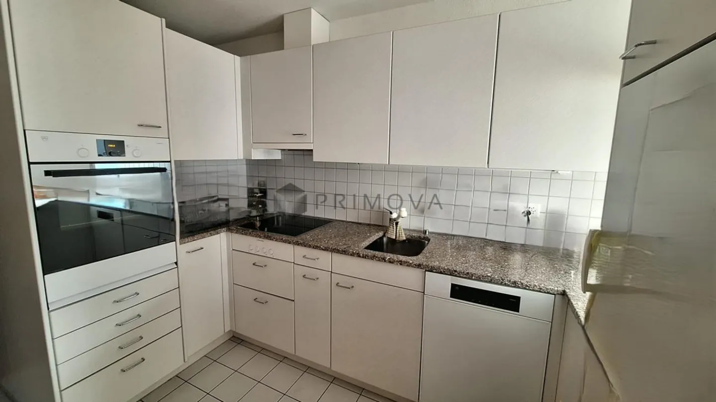 Light, tranquility and comfort - well-kept 3.5 room apartment with sunny... - Photo 2 of 11