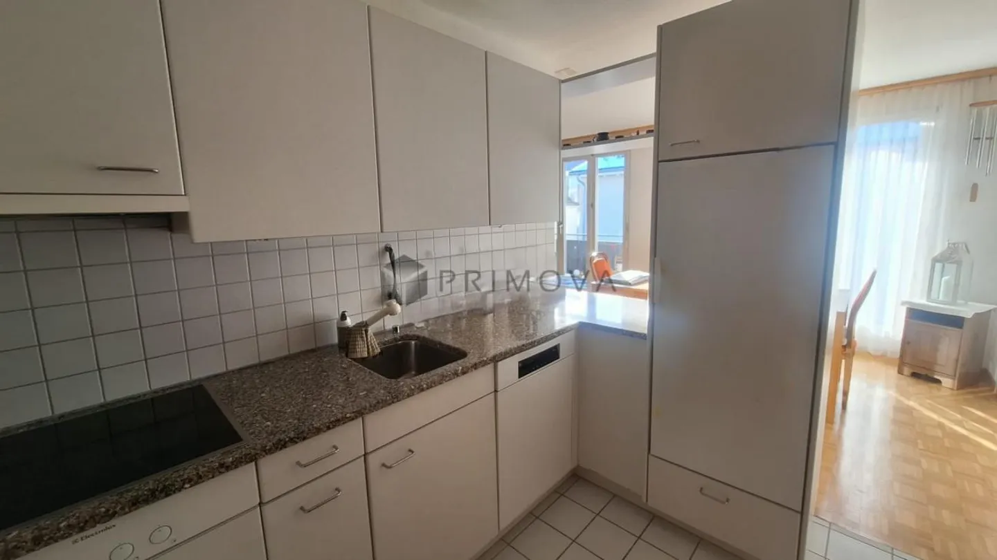 Light, tranquility and comfort - well-kept 3.5 room apartment with sunny... - Photo 3 of 11