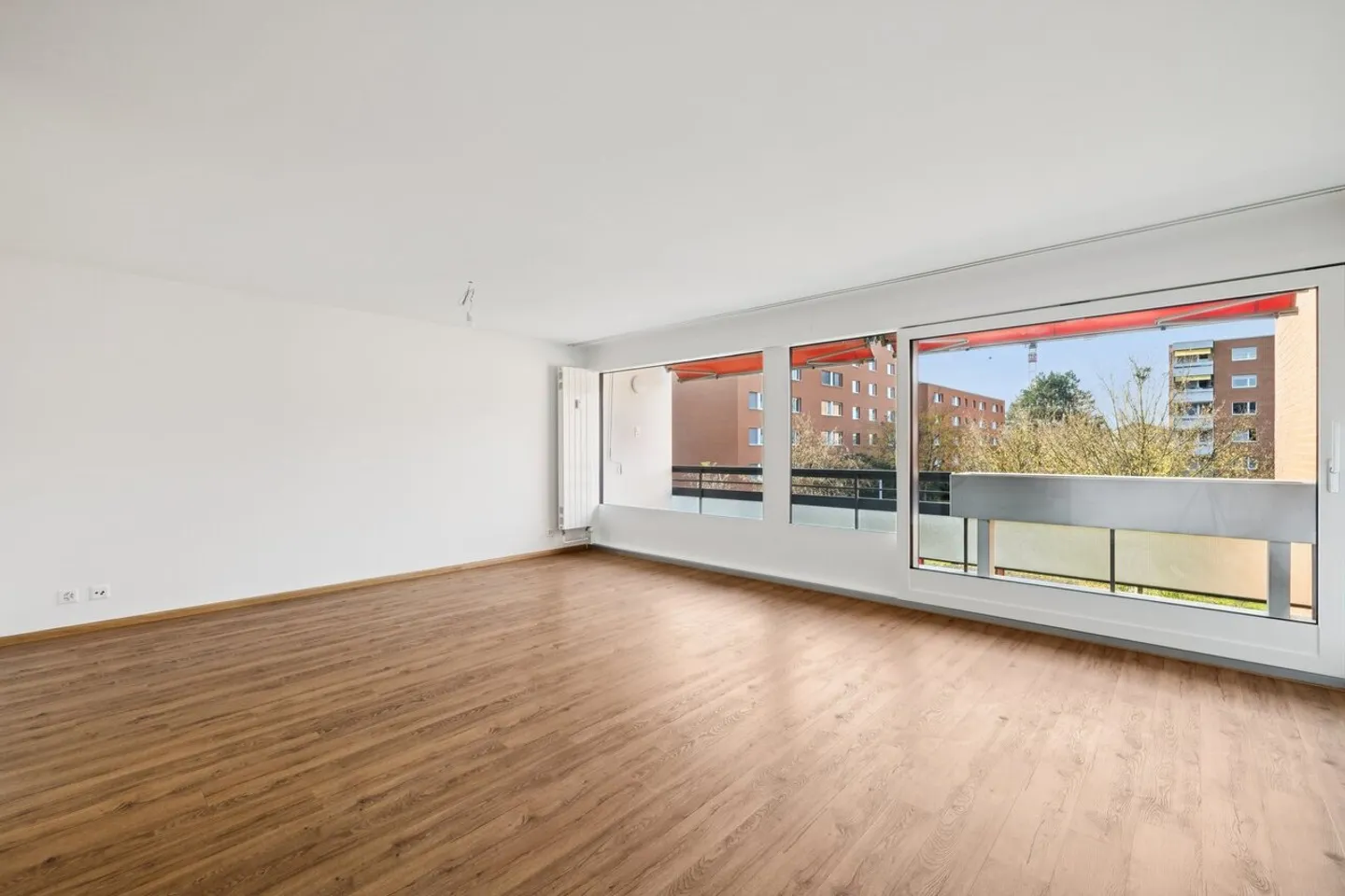 Maisonette attraente di 4,5 stanze con balcone e posto auto sotterraneo - Foto 2 di 5