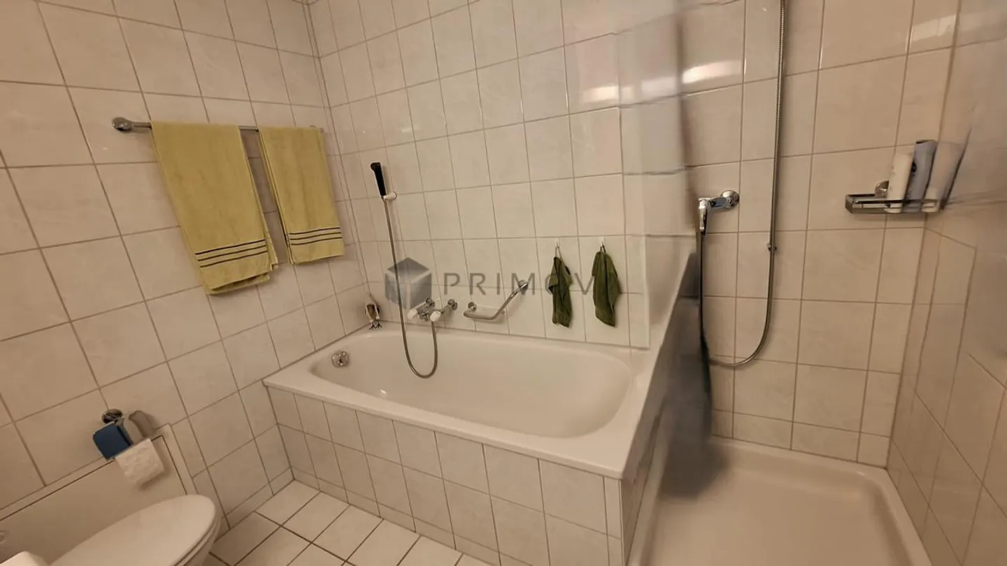 Light, tranquility and comfort - well-kept 3.5 room apartment with sunny... - Photo 9 of 11