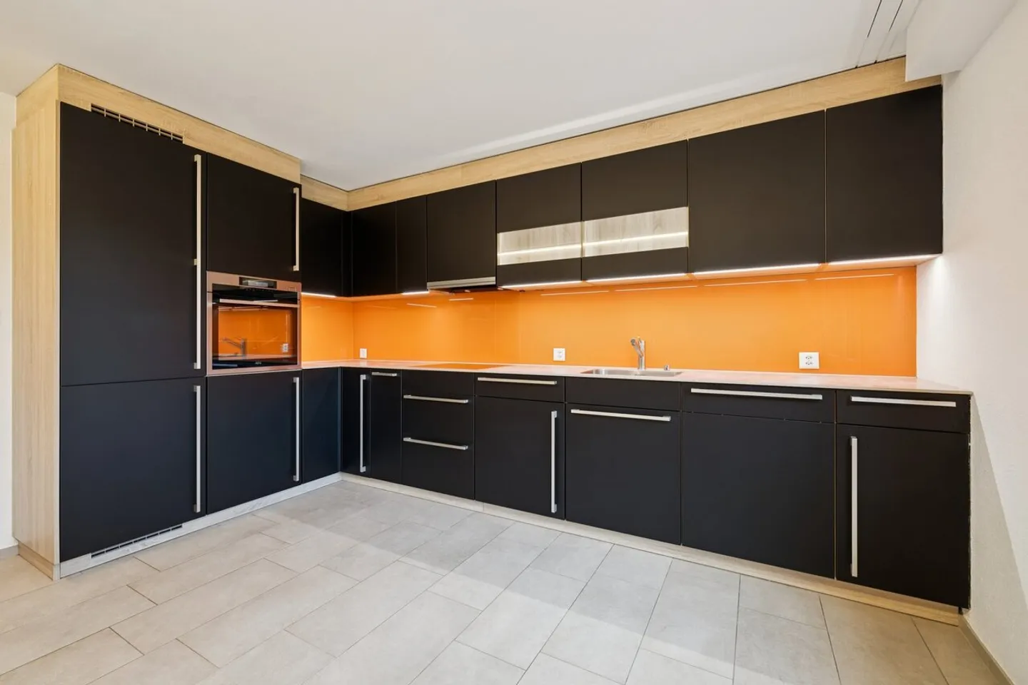 Maisonette attraente di 4,5 stanze con balcone e posto auto sotterraneo - Foto 3 di 5