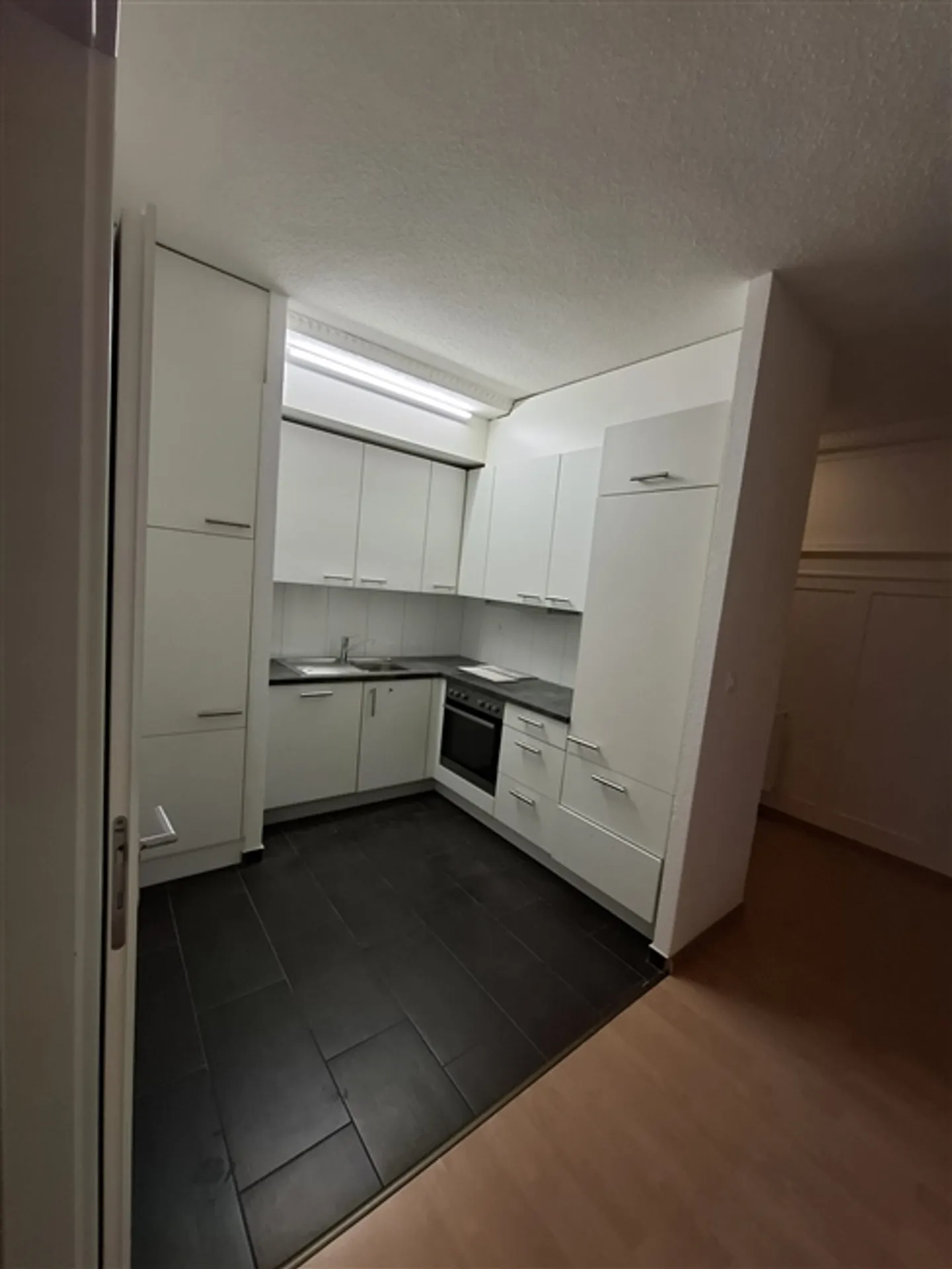Bel appartement rénové de 4 pièces à louer - Photo 2 sur 11