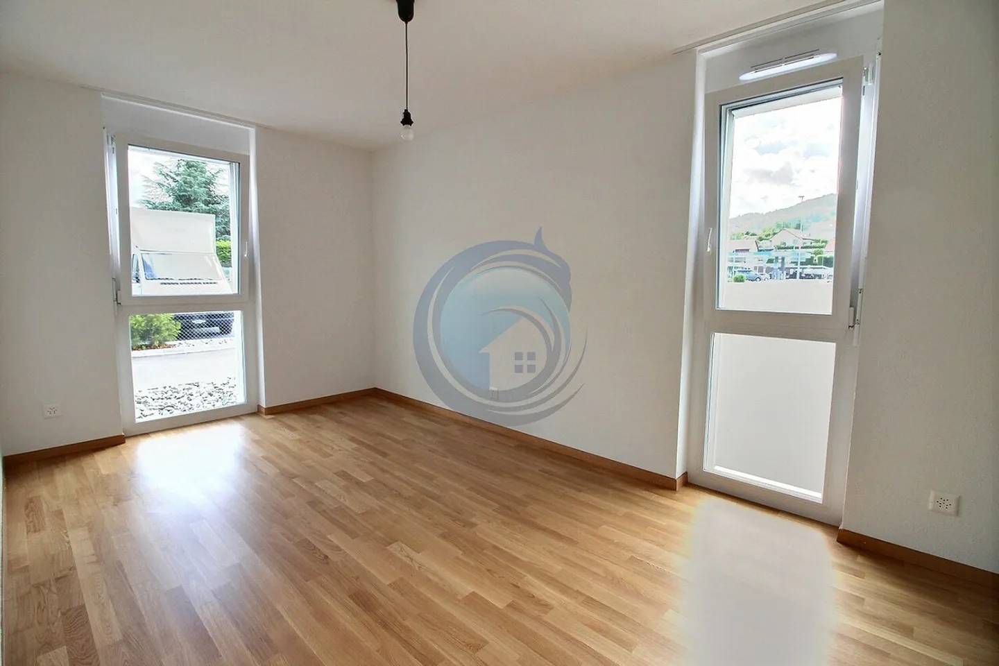 MAGNIFIQUE APPARTEMENT DE 3,5 PIÈCES AVEC TERRASSE - Foto 3 von 9