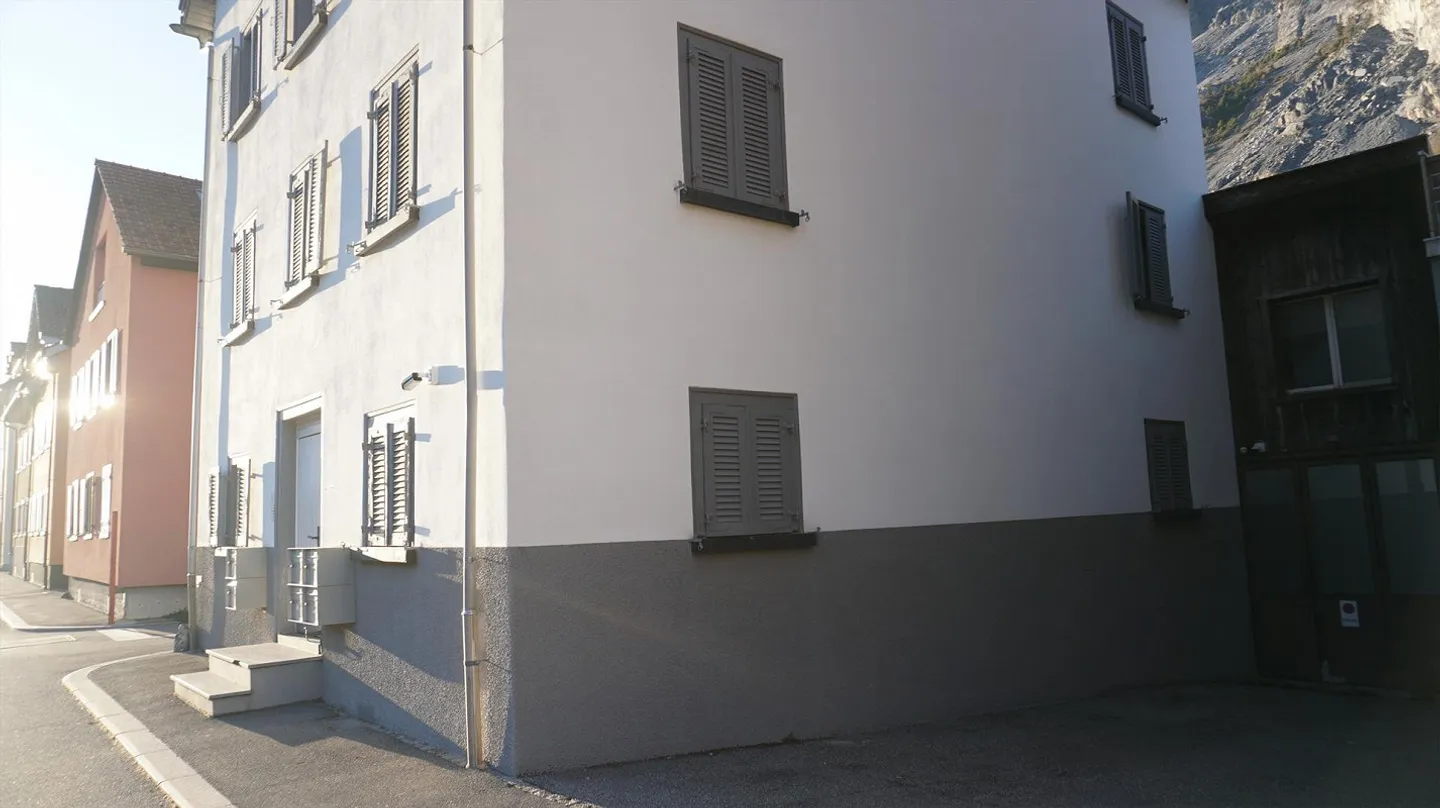 Charmantes Mehrfamilienhaus - Foto 2 von 4