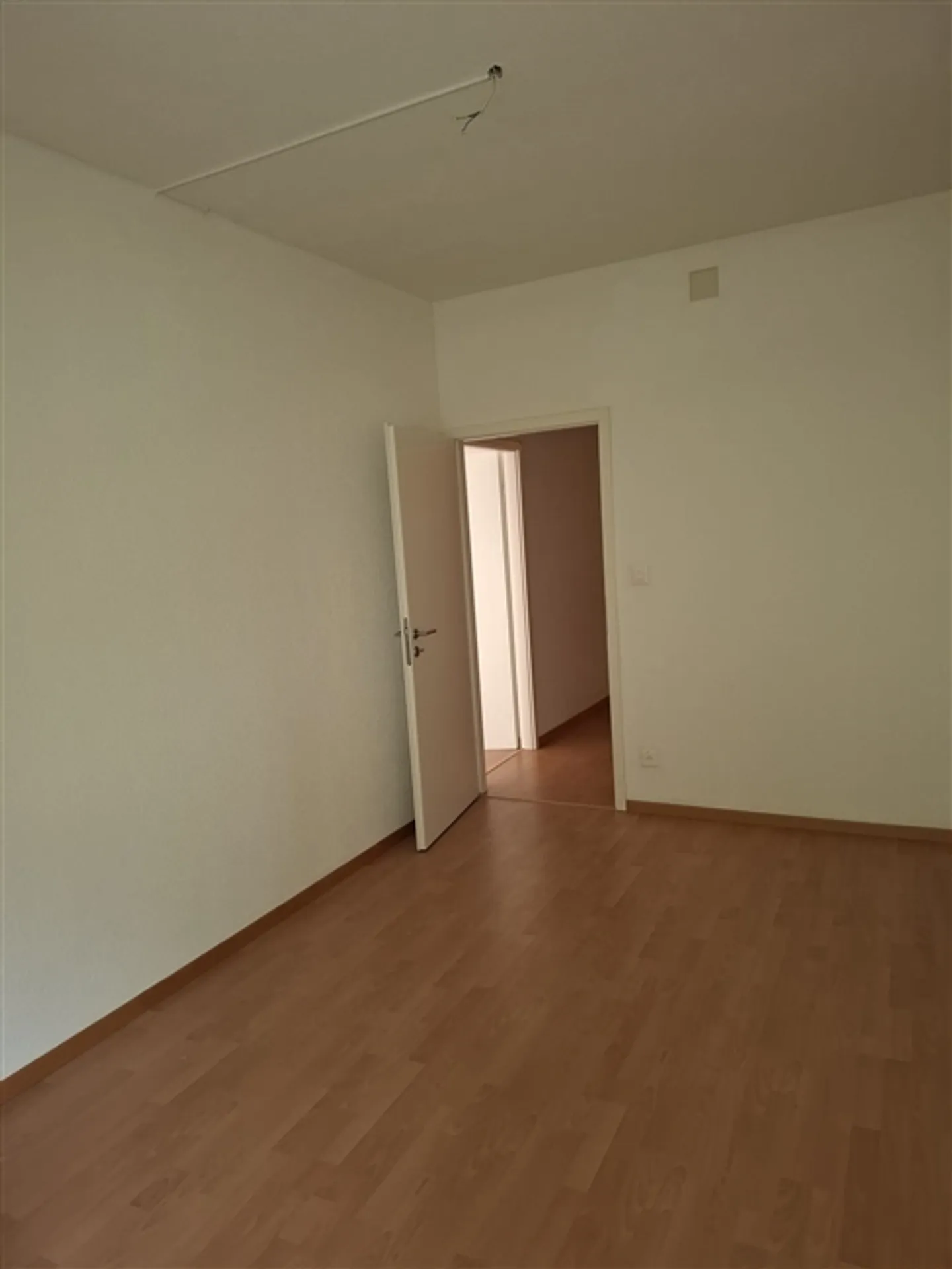 Bel appartement rénové de 4 pièces à louer - Photo 10 sur 11