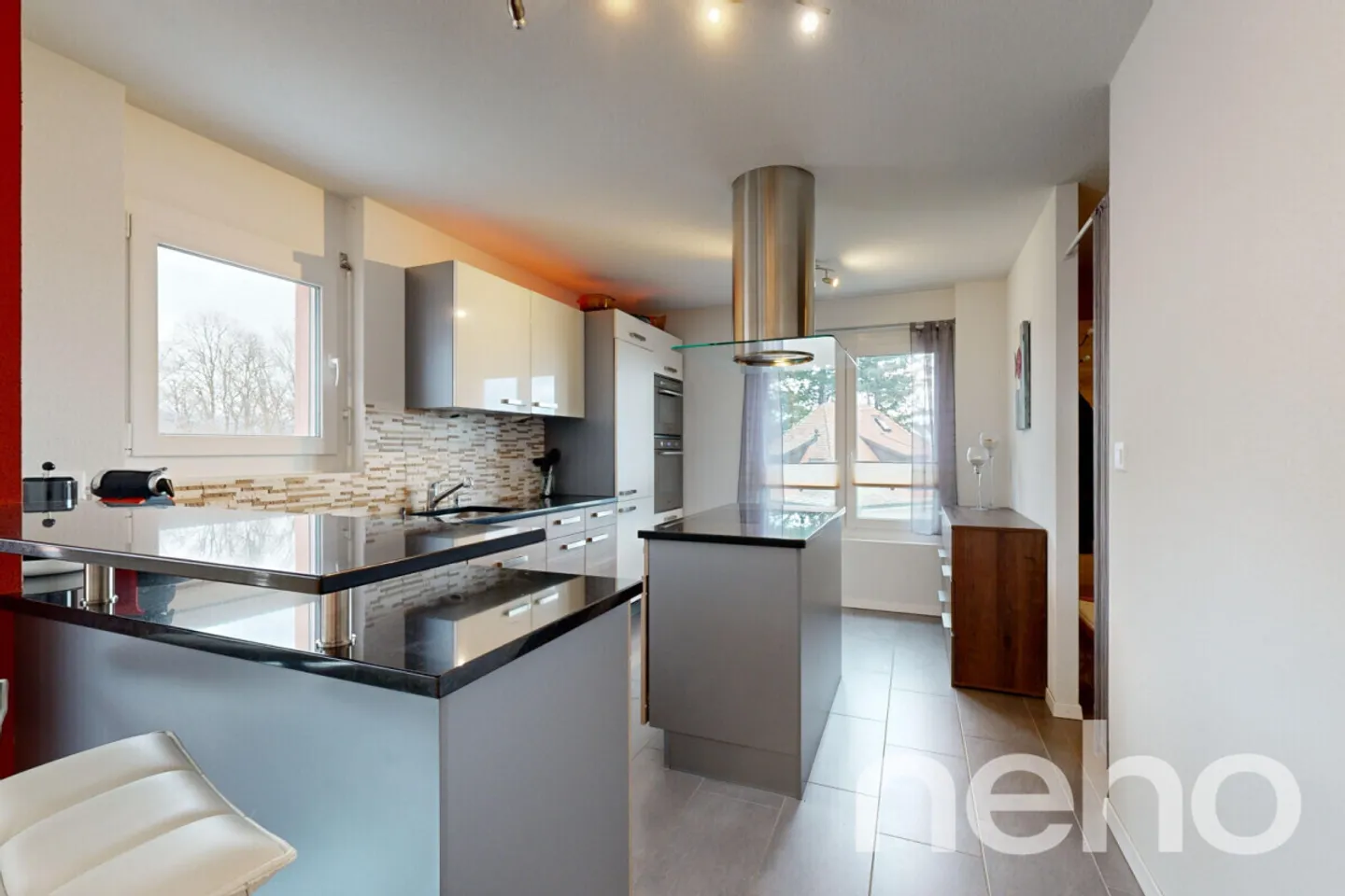 Außergewöhnliches Duplex mit renovierter Terrasse in Geneveys-sur-Coffrane - Foto 2 von 13