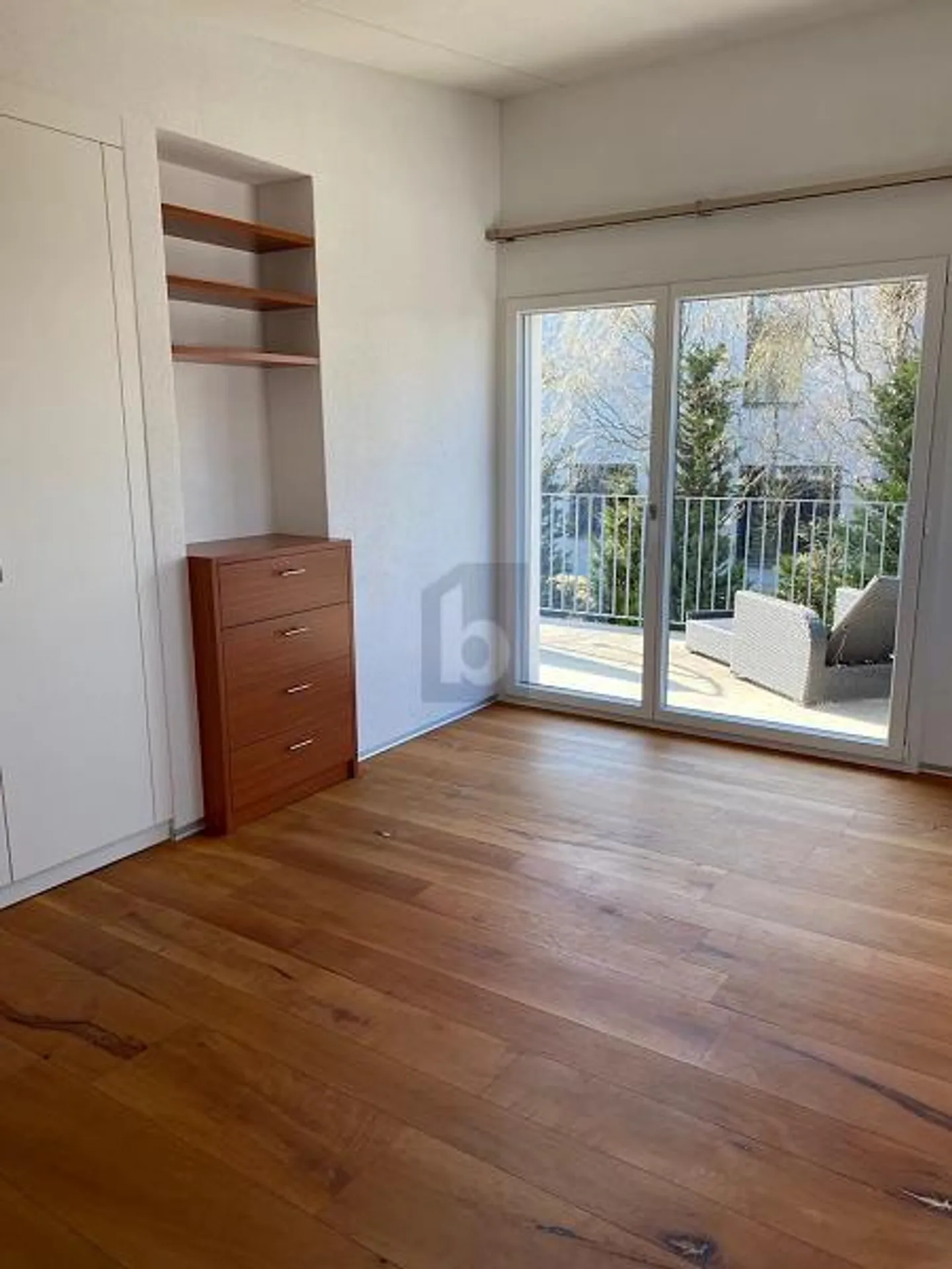 MODERN, GROSSZÜGIG MIT POOL - Foto 4 von 6