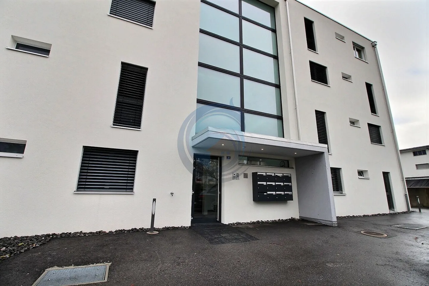 MAGNIFIQUE APPARTEMENT DE 3,5 PIÈCES AVEC TERRASSE - Foto 8 von 9