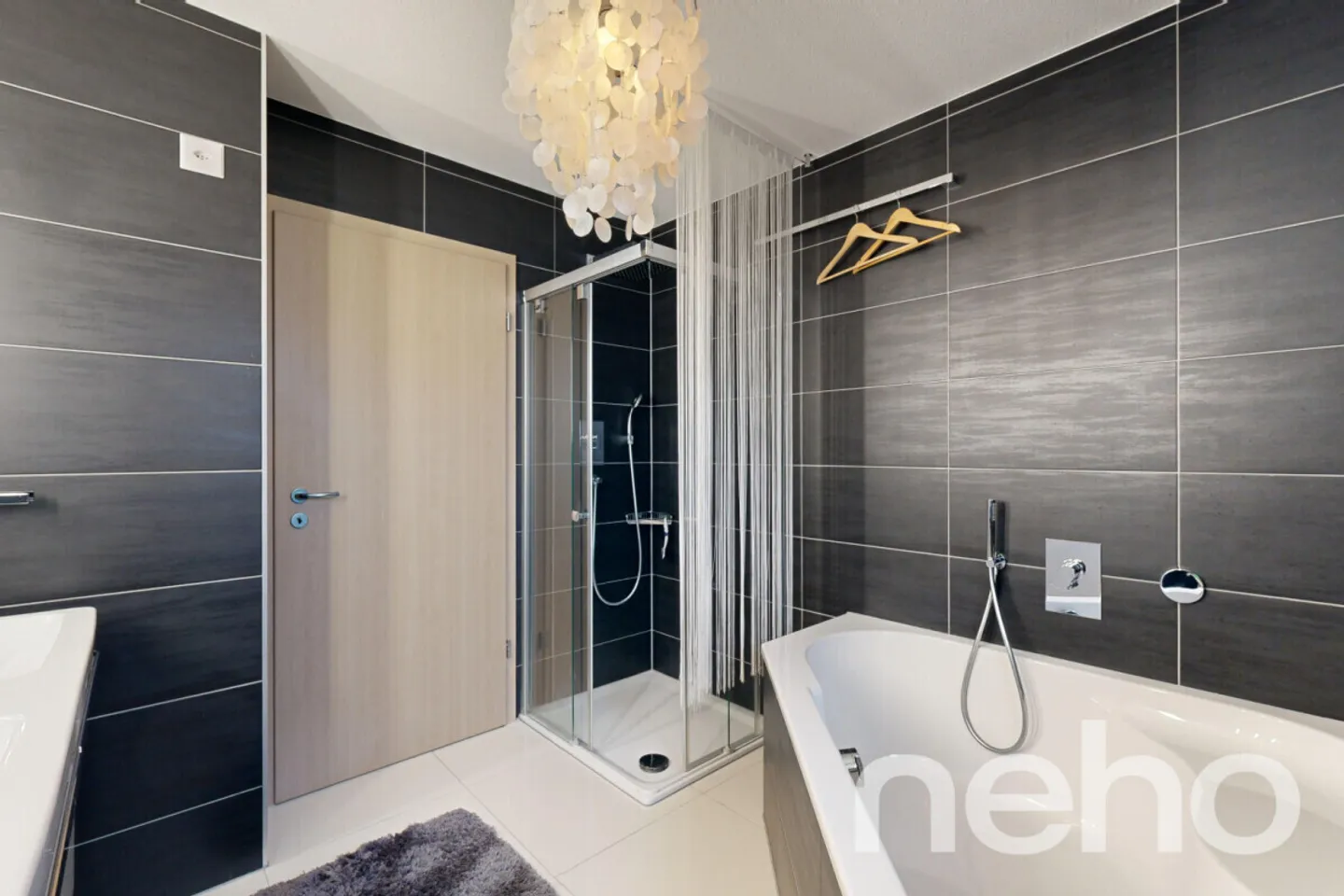 Außergewöhnliches Duplex mit renovierter Terrasse in Geneveys-sur-Coffrane - Foto 10 von 13