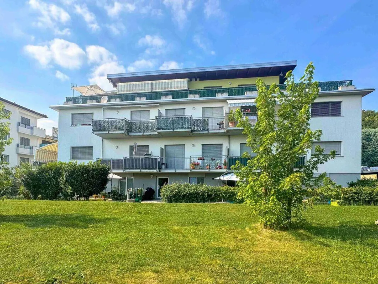 Appartement moderne avec jardin - Photo 3 sur 9