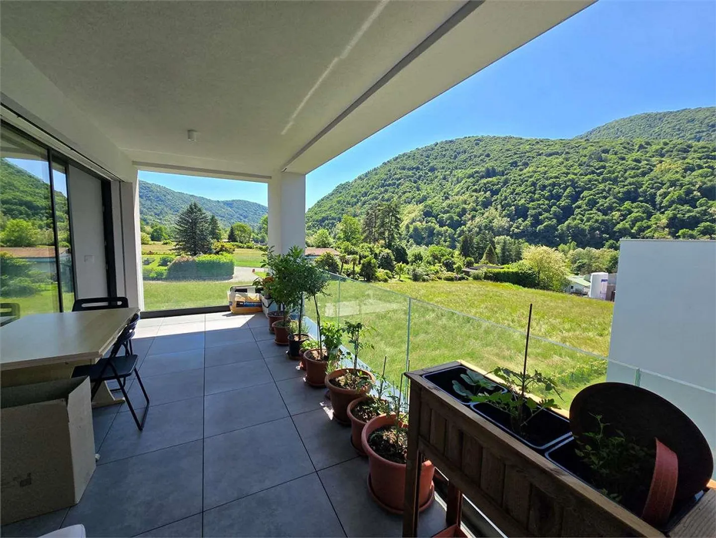 New 2.5 rooms with large terrace, private laundry and parking - Photo 9 of 13