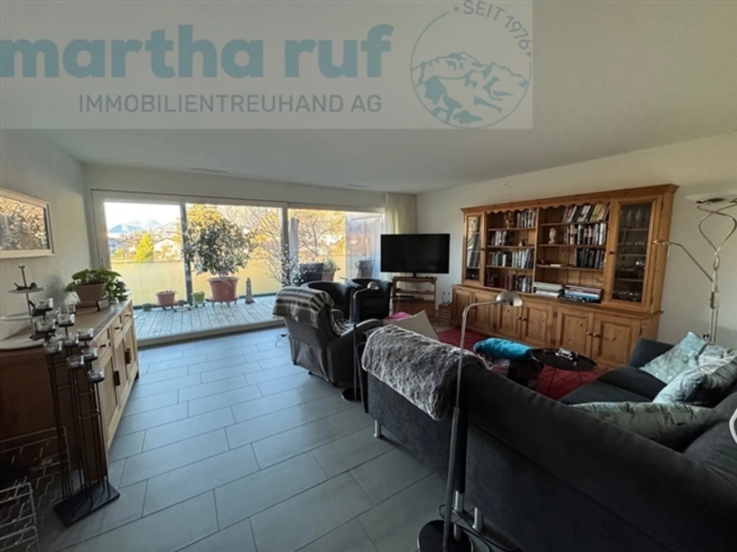 Appartement moderne 3.5 pièces dans un emplacement calme et central - Photo 2 sur 11