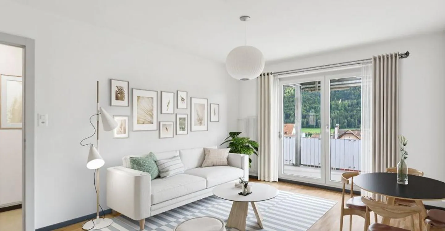 Ampio appartamento di 4 stanze con grande balcone - Foto 1 di 5