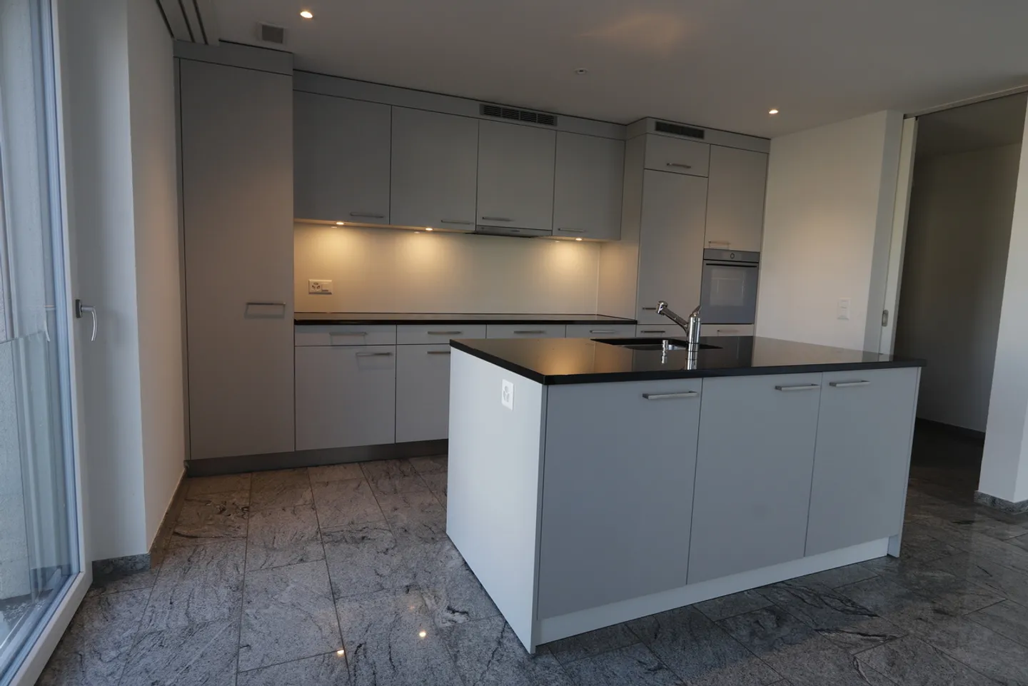 Appartement moderne spacieux de 4,5 pièces à louer au cœur de Moudon - Photo 4 sur 9