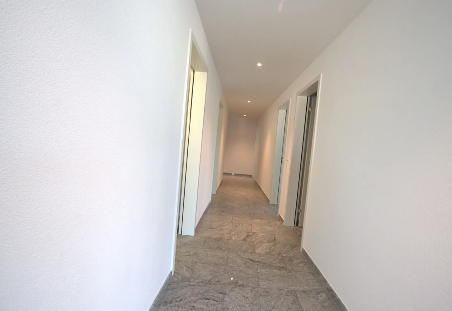 Appartement moderne spacieux de 4,5 pièces à louer au cœur de Moudon - Photo 9 sur 9