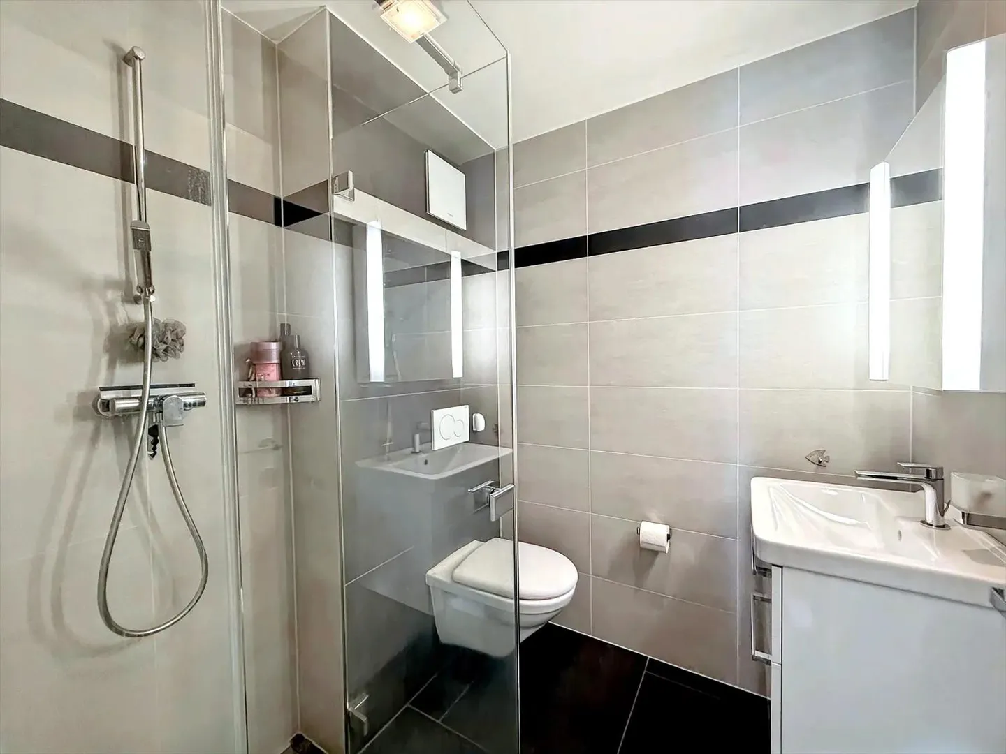 Longirod - 3.5 Zimmer helles Apartment in einer renovierten Farm - Foto 5 von 8