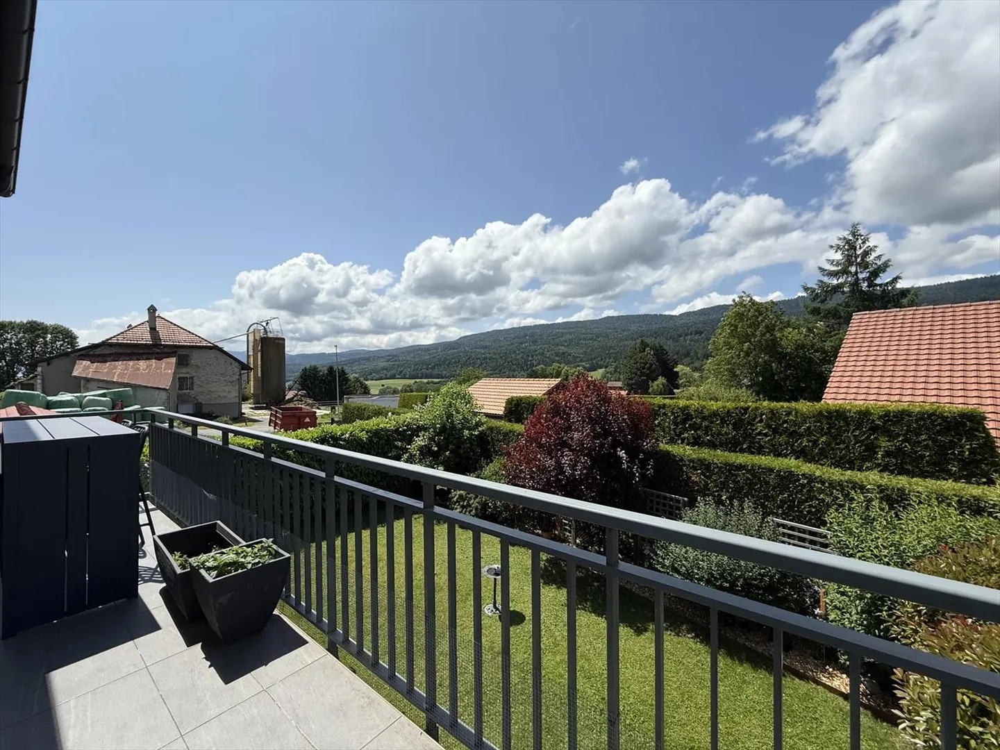 Longirod - 3.5 Zimmer helles Apartment in einer renovierten Farm - Foto 8 von 8