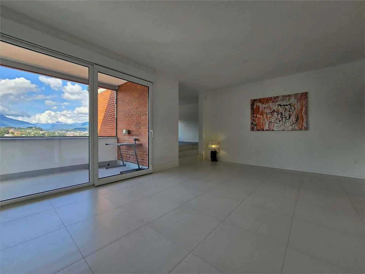 Paradiso - Bright 4.5 rooms with spacious areas and modern finishes - Photo 1 of 13