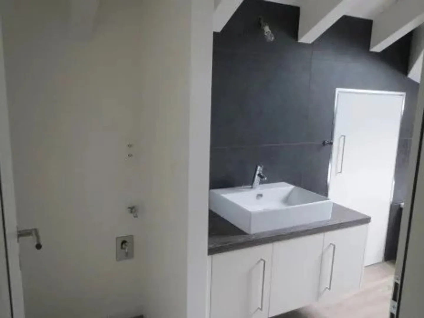 Magnificent 3.5-room apartment in the attic - Photo 8 of 12