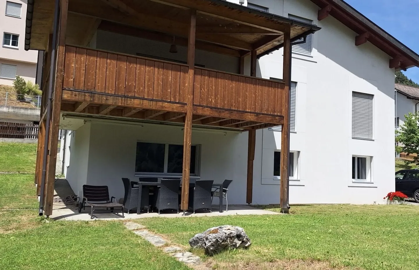 Vacanza o residenza, appartamento accogliente con area salotto coperta - Foto 2 di 3