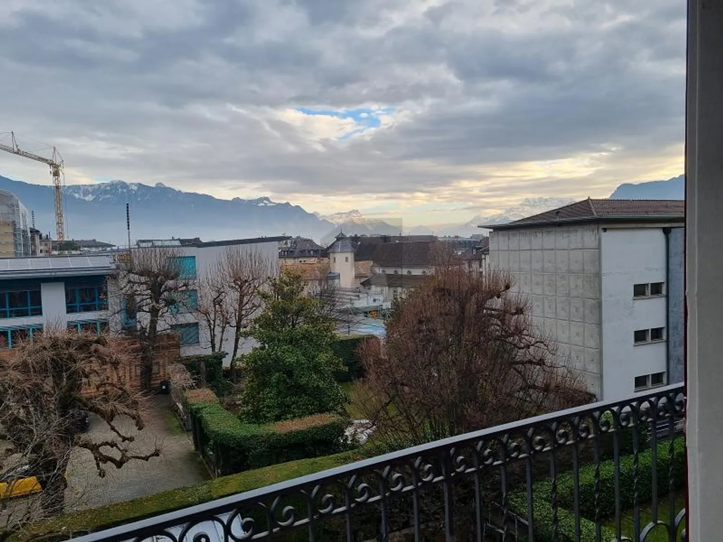 ÉLÉGANCE , GRAND ESPACE ENTRE LAC ET MONTAGNES - Photo 2 sur 6