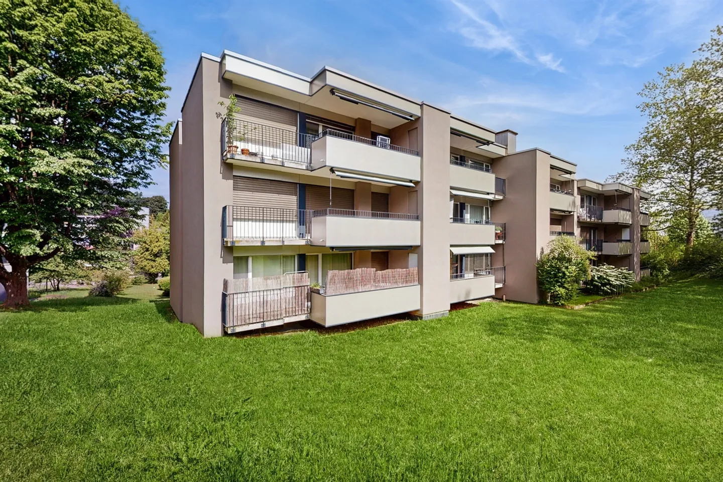 Idillio rurale + Prossimità alla città = Posizione residenziale top - Foto 1 di 10