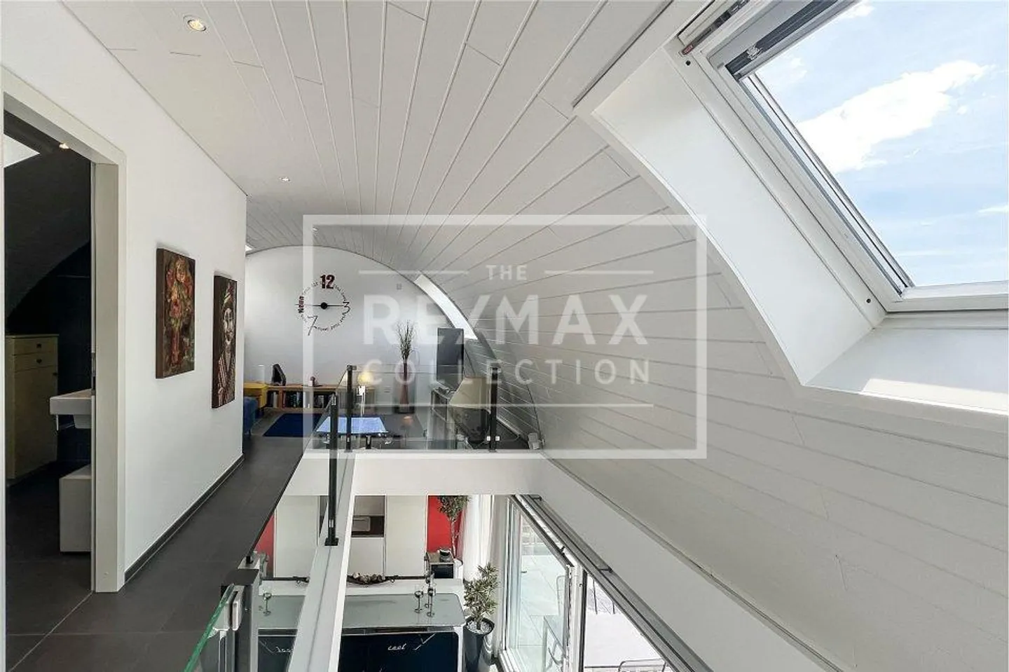 Stylish 4.5-room maisonette on the top floor - Photo 8 of 13