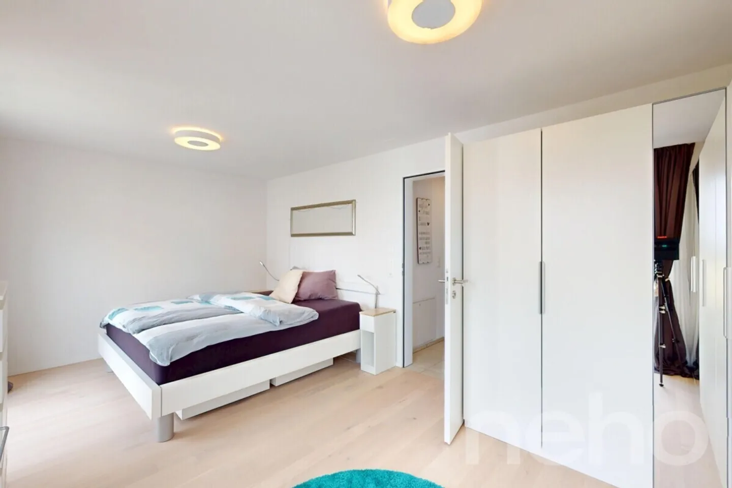 Modern 5.5-room corner townhouse with three parking spaces - Photo 7 of 12