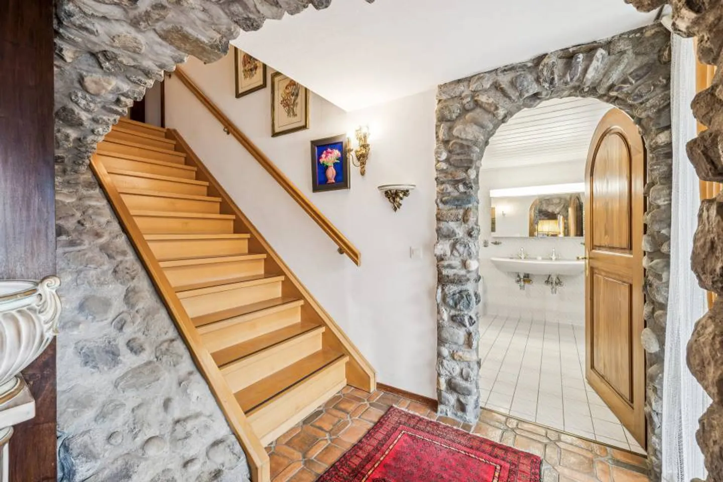 Casa familiare di carattere con giardino esposto a sud e spazi abitativi - Foto 9 di 13