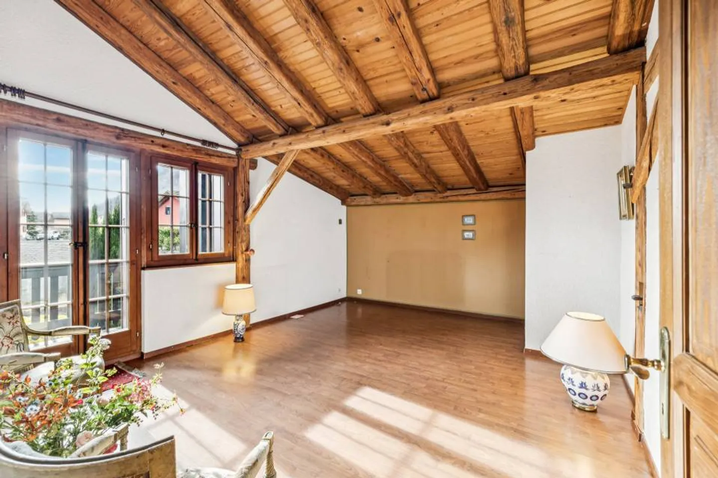 Casa familiare di carattere con giardino esposto a sud e spazi abitativi - Foto 12 di 13