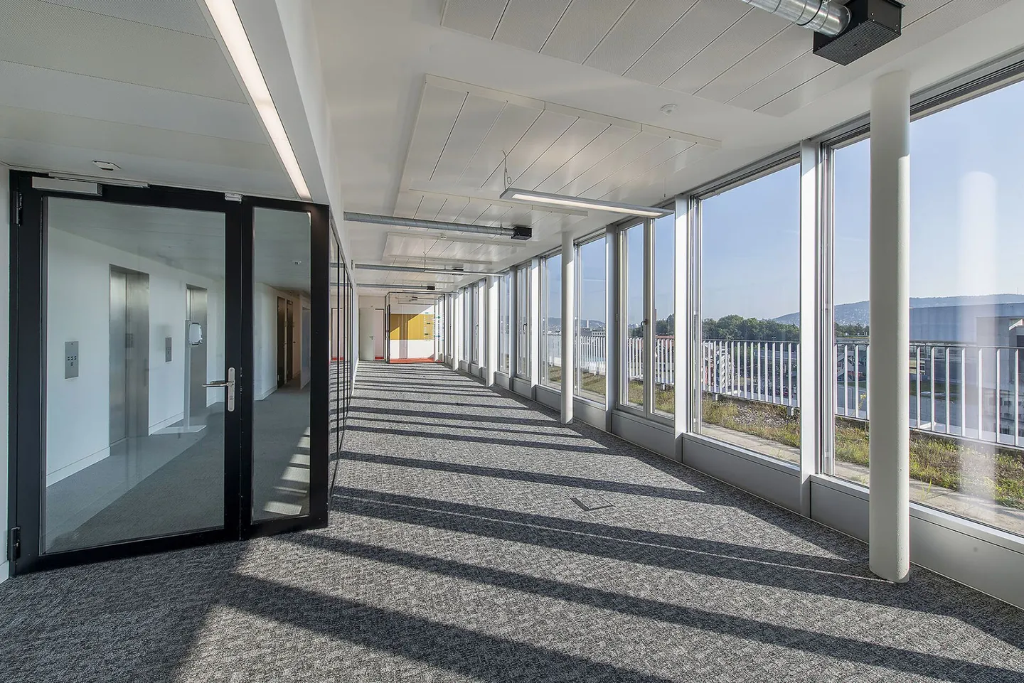 Ufficio di 490m² all'ultimo piano con vista - Foto 2 di 9