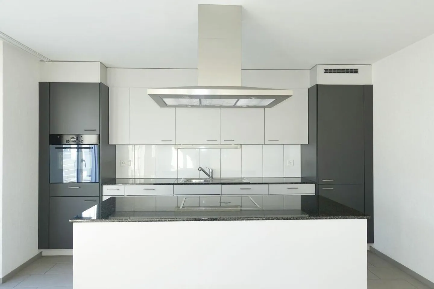 Appartement moderne avec balcon spacieux - Photo 3 sur 11