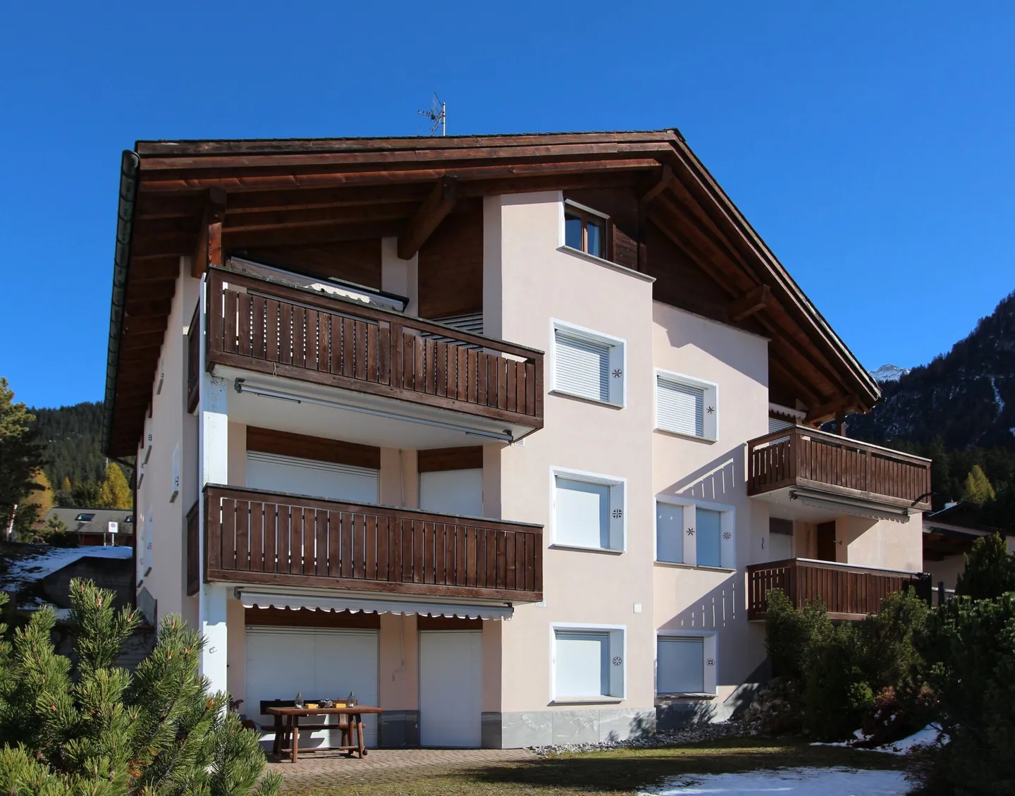 Incantevole appartamento con 3 camere sul versante soleggiato di Lenzerheide - Foto 9 di 10