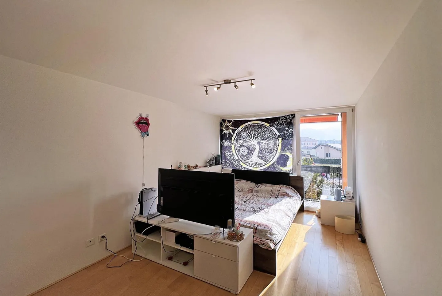 SPACIOUS DUPLEX 3.5 ROOMS WITH PRIVATE GARDEN IN AGNO - Photo 9 of 12