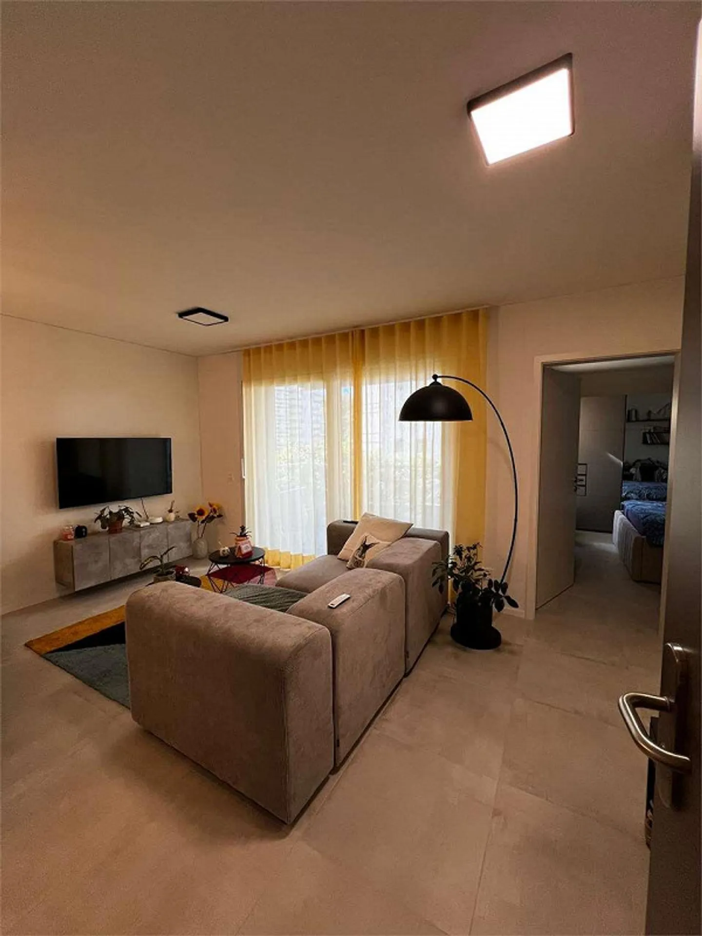 Massagno - Modernes 2,5-Zimmer-Apartment mit Balkonen im 2. Stock - Foto 1 von 11