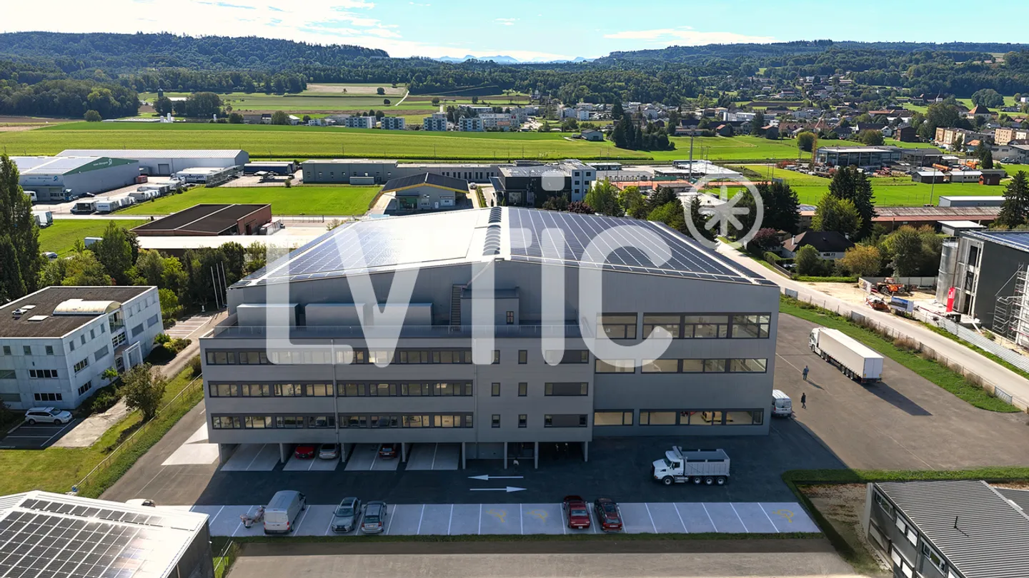 Capannone industriale, uffici di 7600 m2 divisibili in affitto a Domdidier - Foto 3 di 6