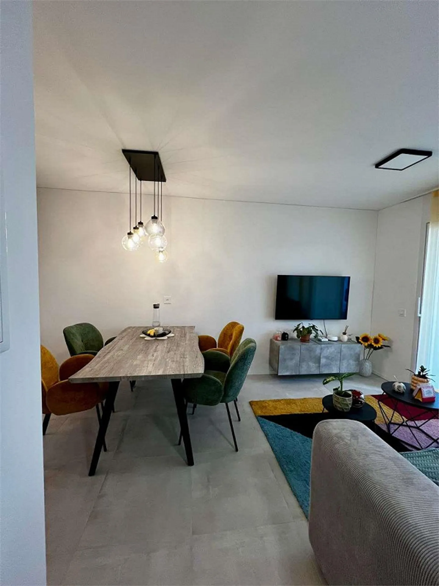 Massagno - Modernes 2,5-Zimmer-Apartment mit Balkonen im 2. Stock - Foto 2 von 11