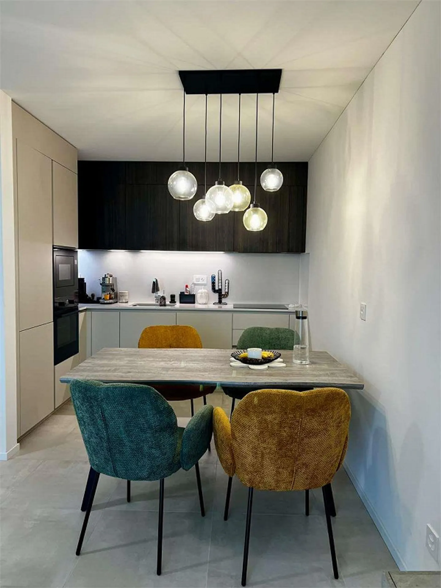 Massagno - Modernes 2,5-Zimmer-Apartment mit Balkonen im 2. Stock - Foto 4 von 11