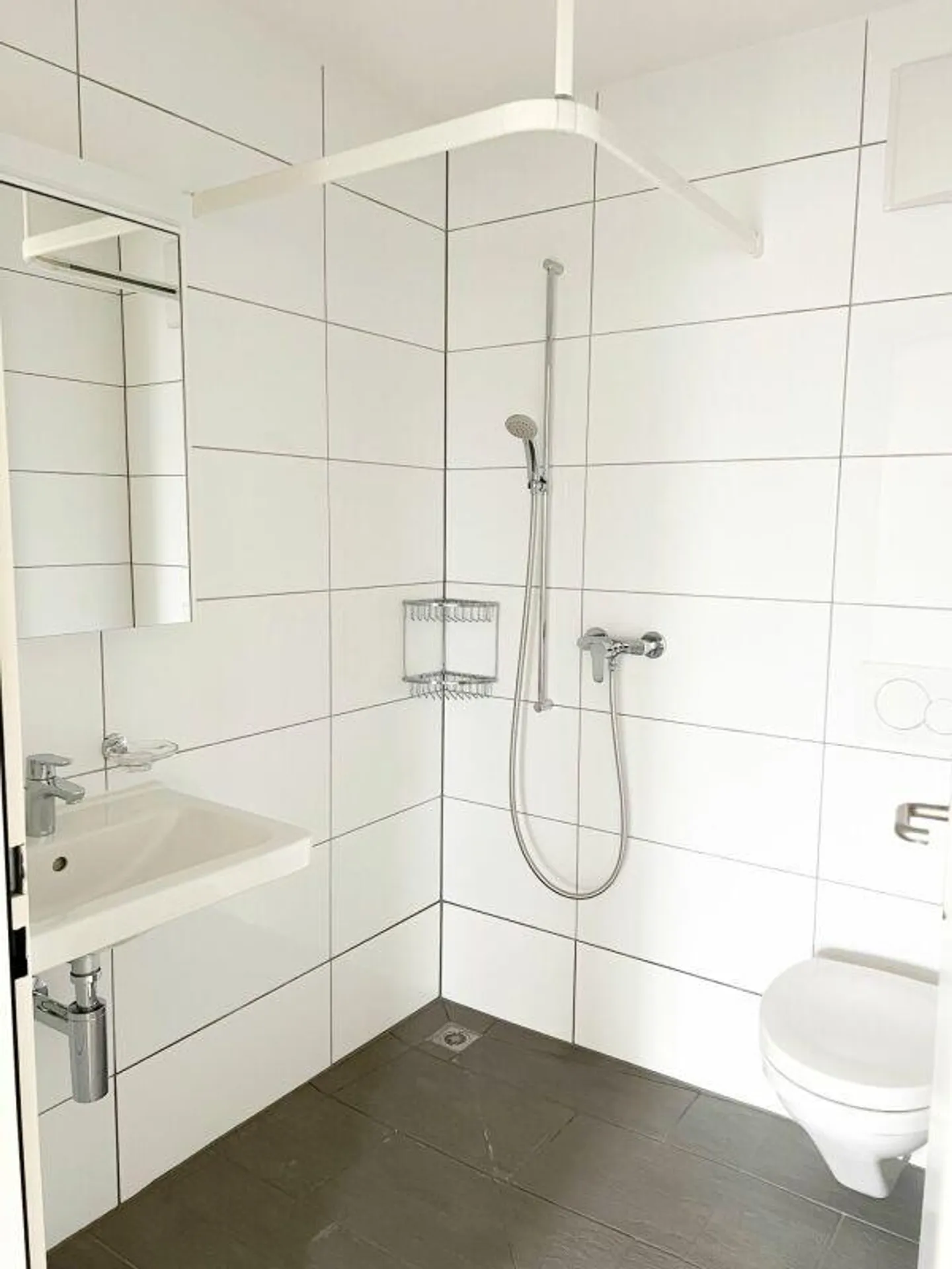 Appartement moderne avec balcon spacieux - Photo 8 sur 11