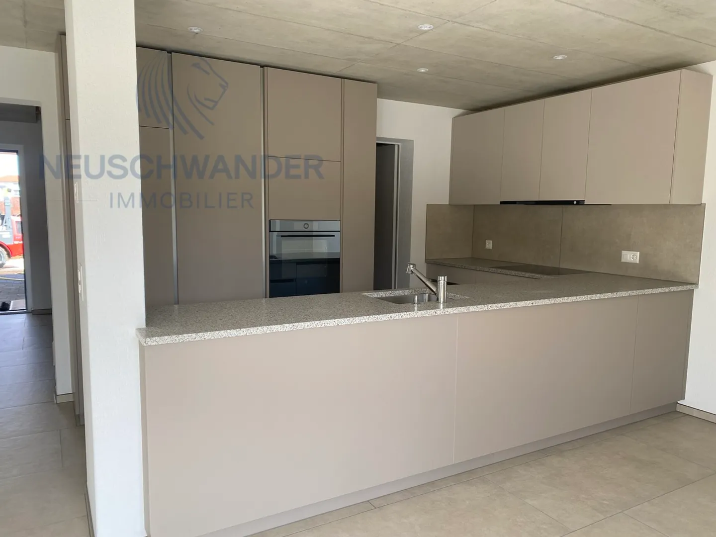 «A louer maison jumelée de 5.5 pièces, moderne et spacieuse avec jardin» - Photo 2 sur 11