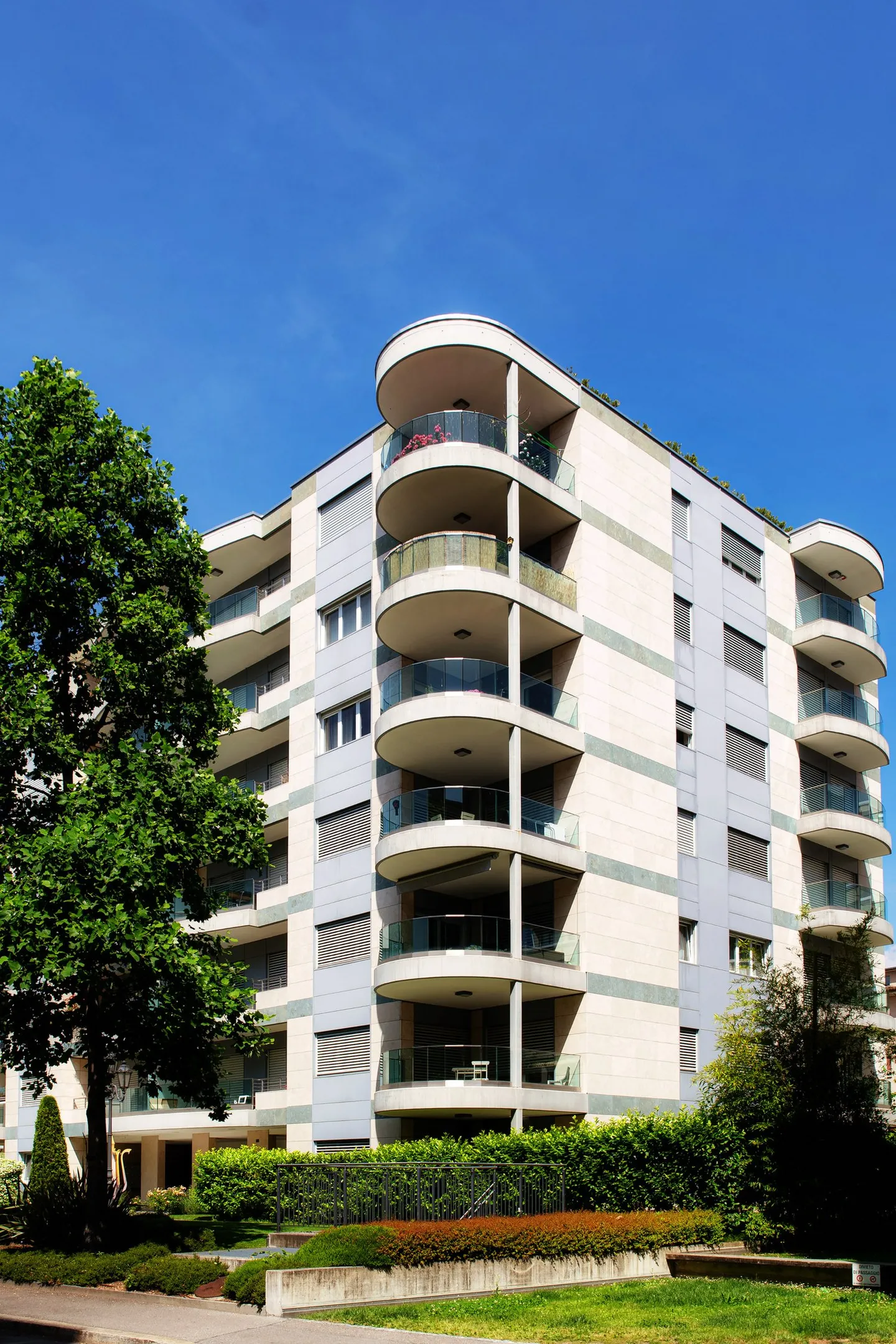 ZONA CASSARATE - ARREDAMENTO 3,5 LOCALI - Foto 12 di 18