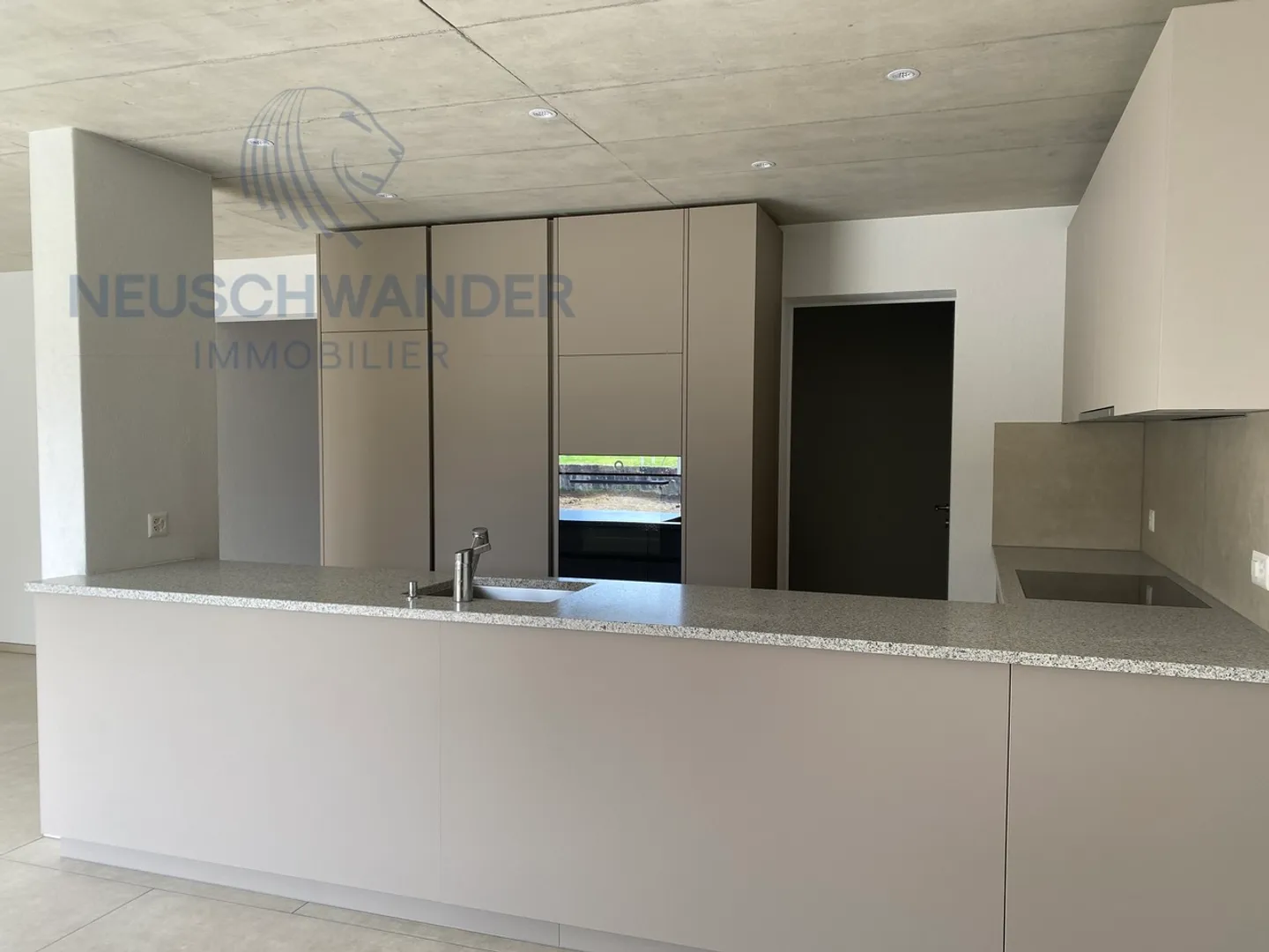 «A louer maison jumelée de 5.5 pièces, moderne et spacieuse avec jardin» - Photo 3 sur 11